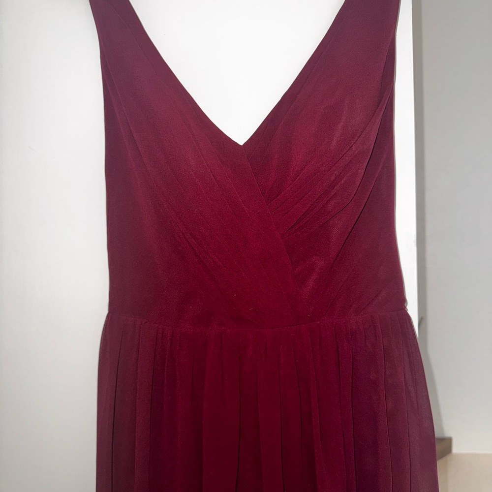 Elegant Burgundy Sleeveless Dress